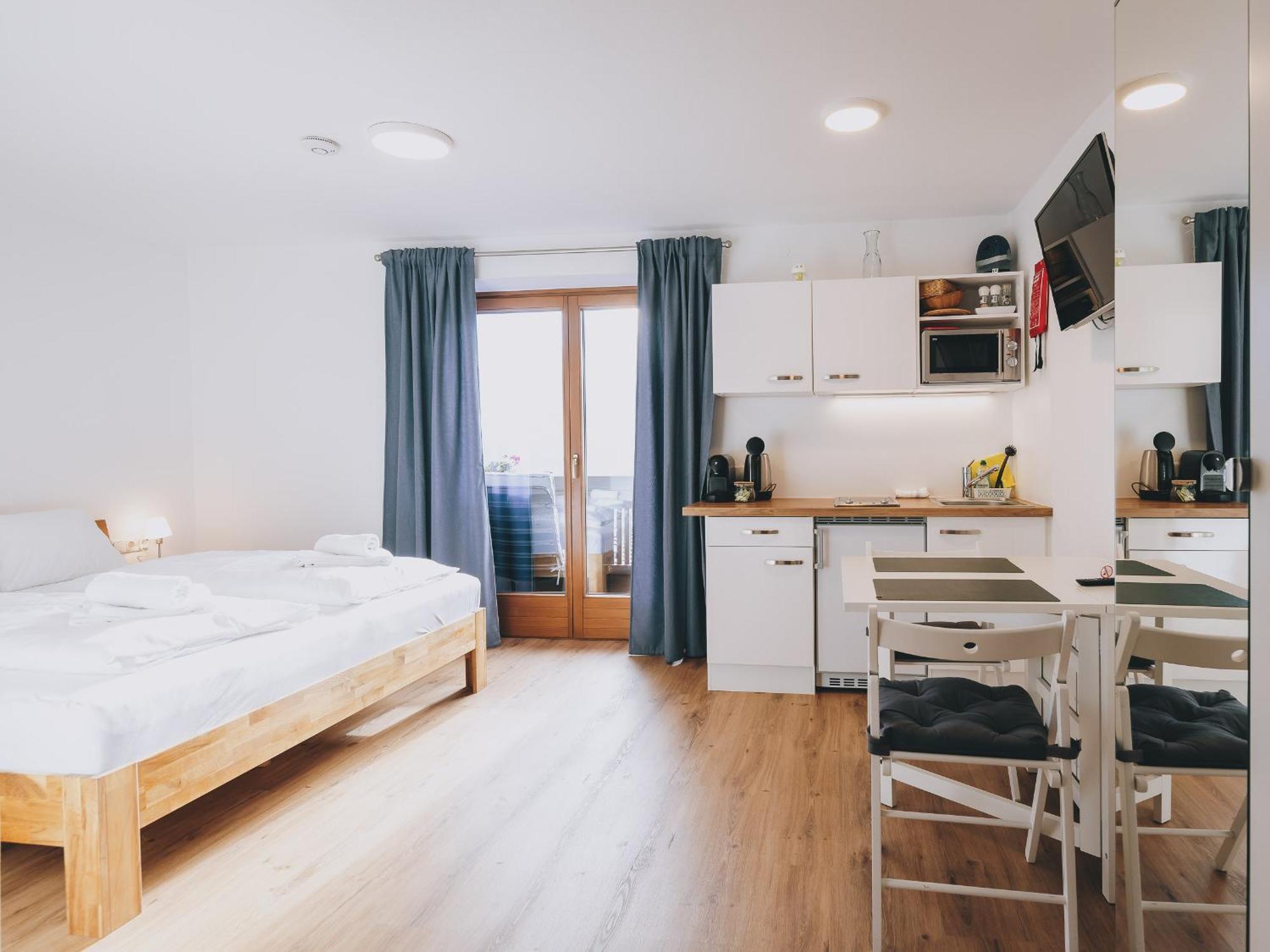 Haus Altenberger By We Rent, Summercard Included Zell am See Exterior photo